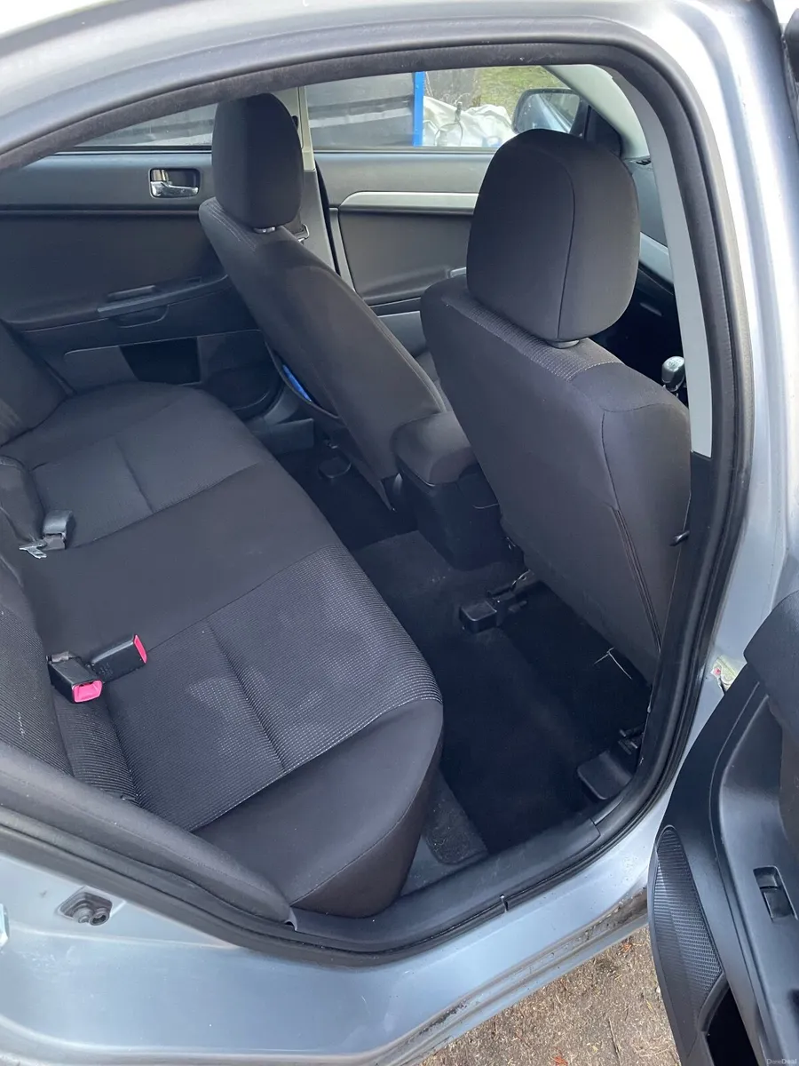 Mitsubishi Lancer 2012 - Image 2