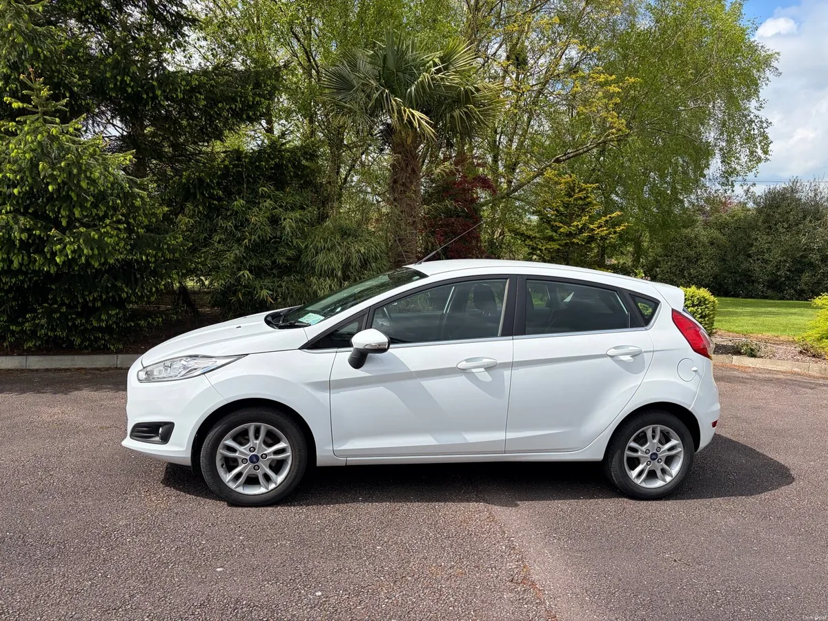 Ford Fiesta 2017 - Image 2