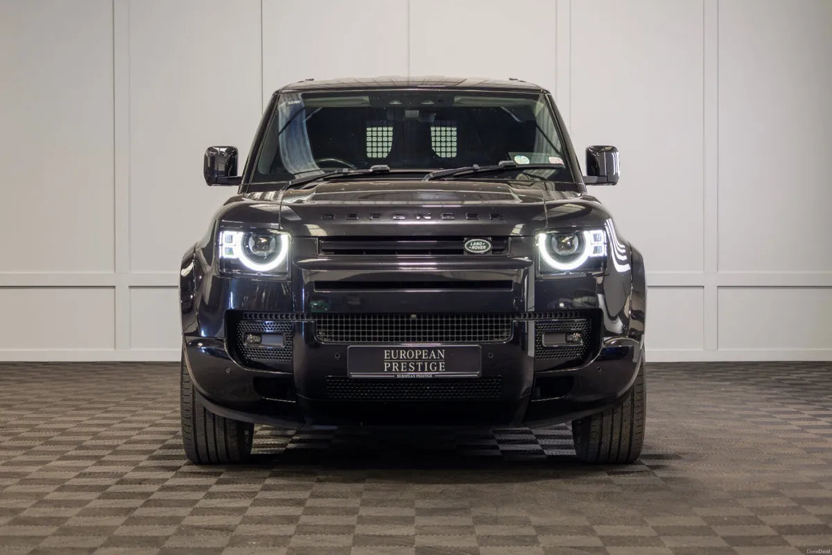 2022 Land Rover Defender D250 SE 3 Seat Commercial - Image 2