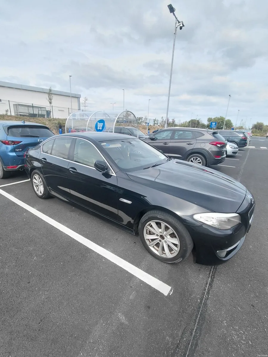 BMW 5-Series 2011 - Image 1