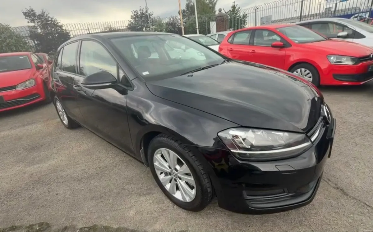 VOLKSWAGEN GOLF 1.2 TSI AUTO 2015/  32k km. - Image 2