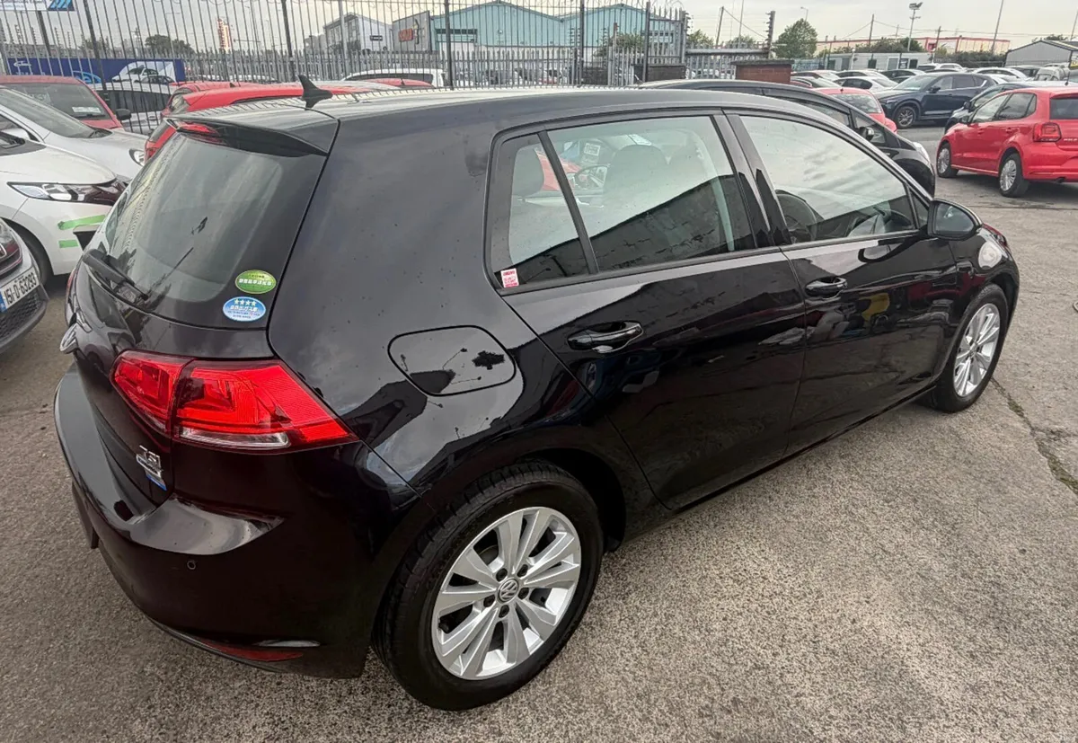 VOLKSWAGEN GOLF 1.2 TSI AUTO 2015/  32k km. - Image 4