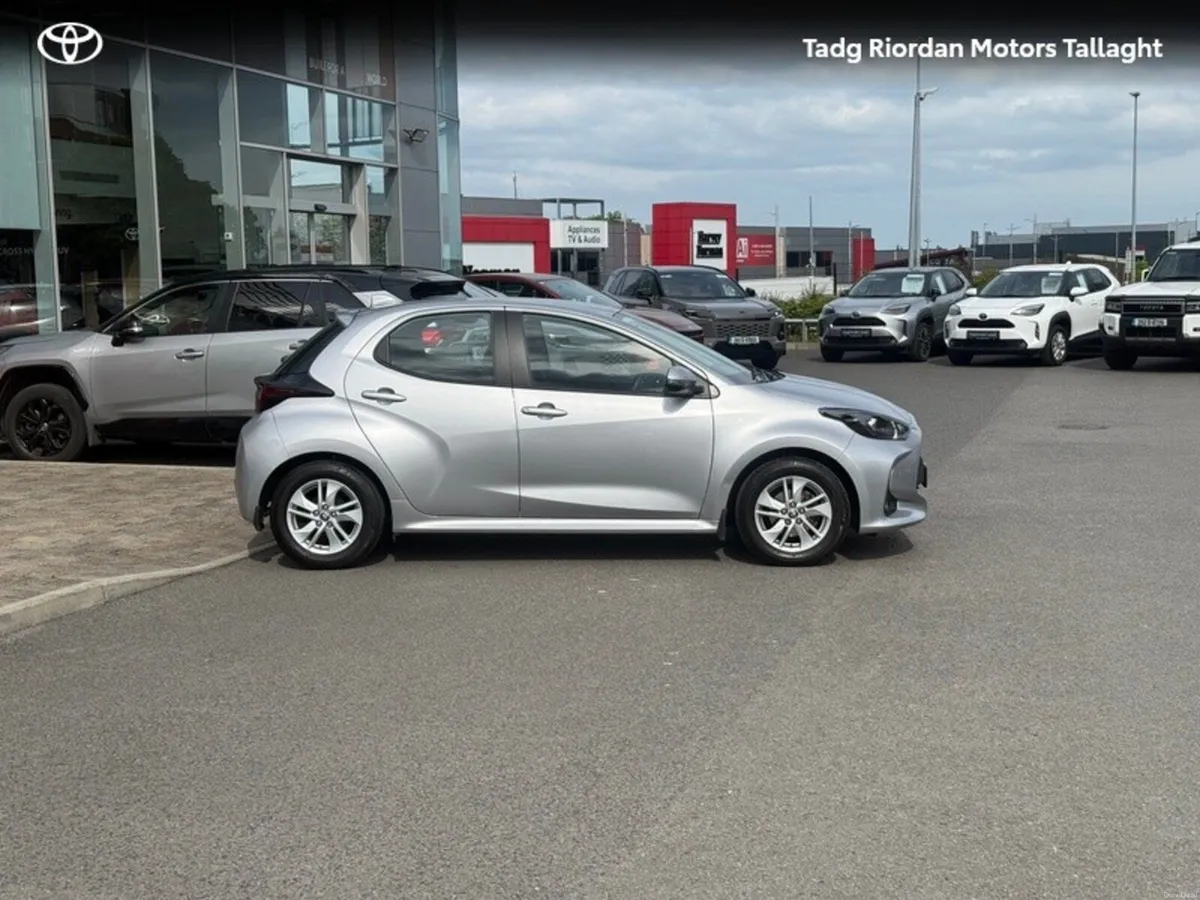 Toyota Yaris YARIS 1.0 LUNA - Image 3