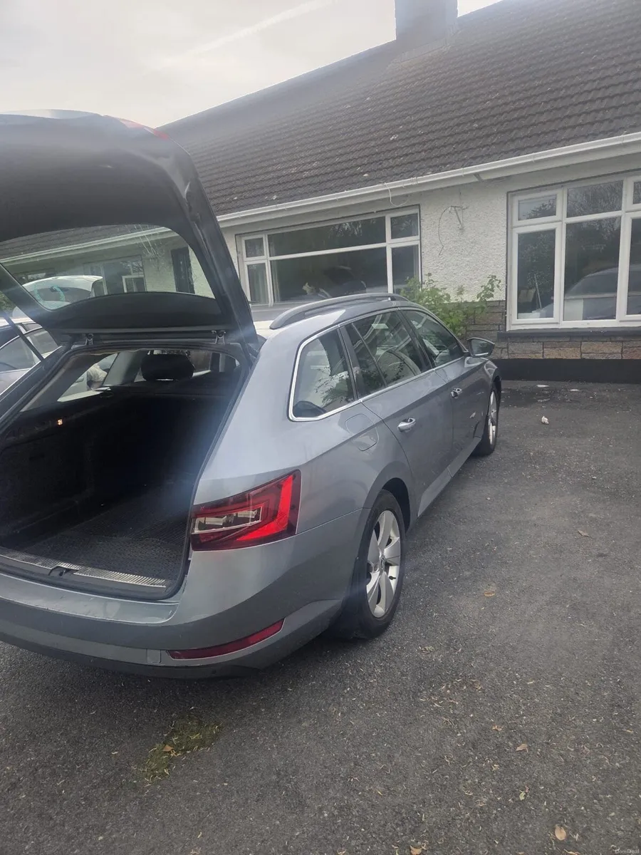 2016 Skoda Superb Estate - Image 3
