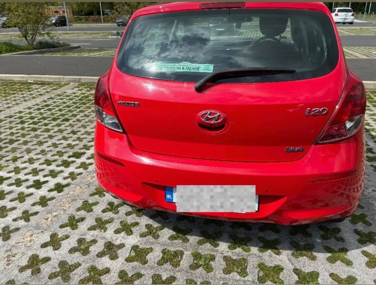 Hyundai i20 2013 - Image 2