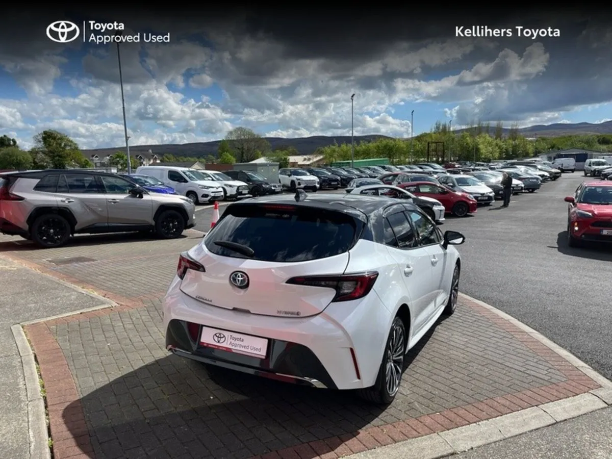 Toyota Corolla COROLLA HYRBID L/SPORT HB - Image 2