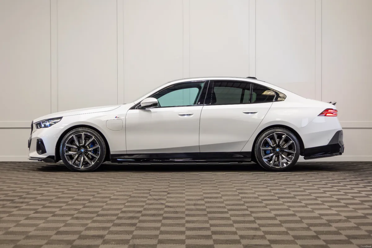 2024 BMW 5-Series 530e M-Sport - Image 3