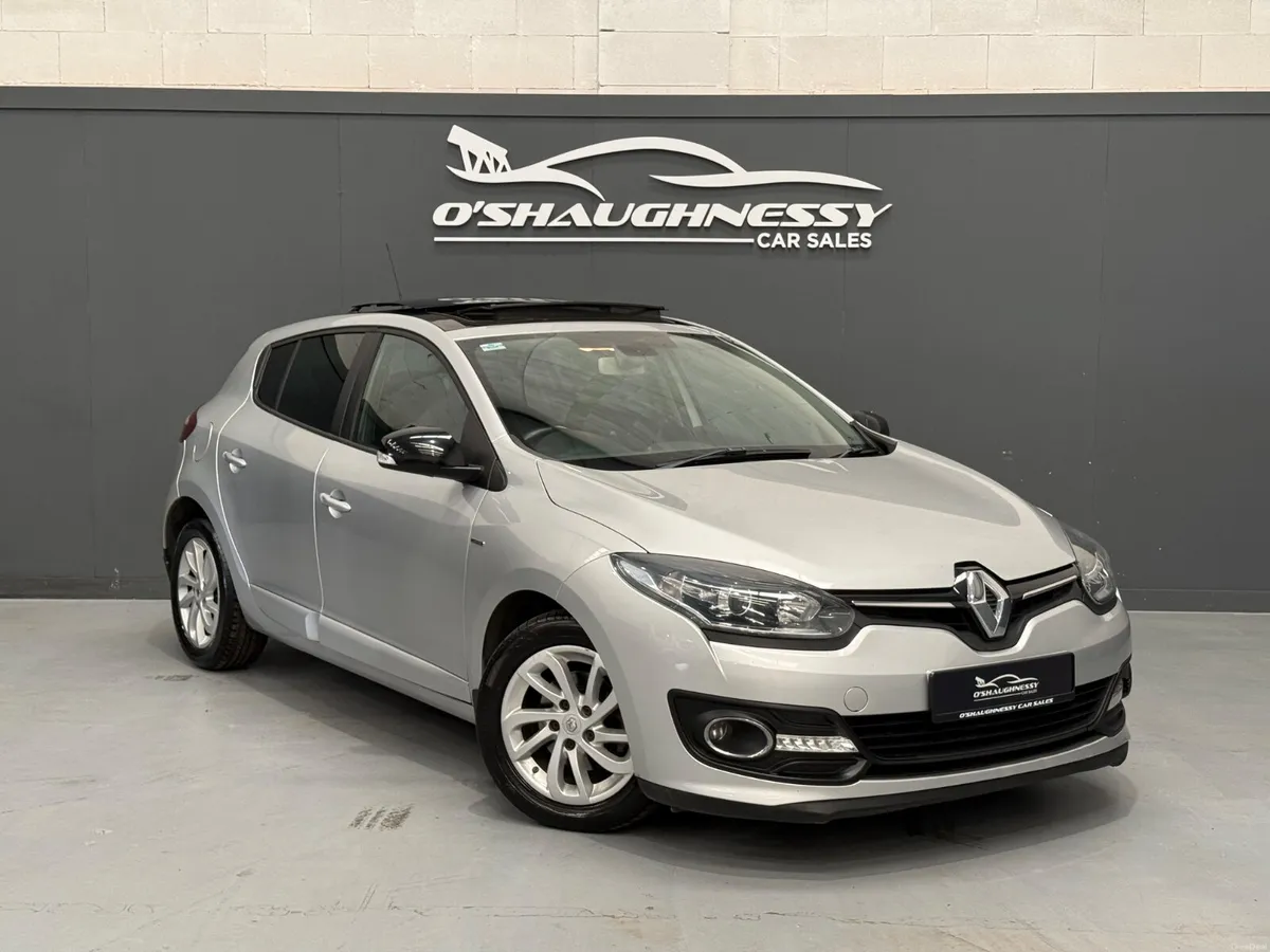 Renault Megane 2016 Pan Roof Low Mileage - Image 1