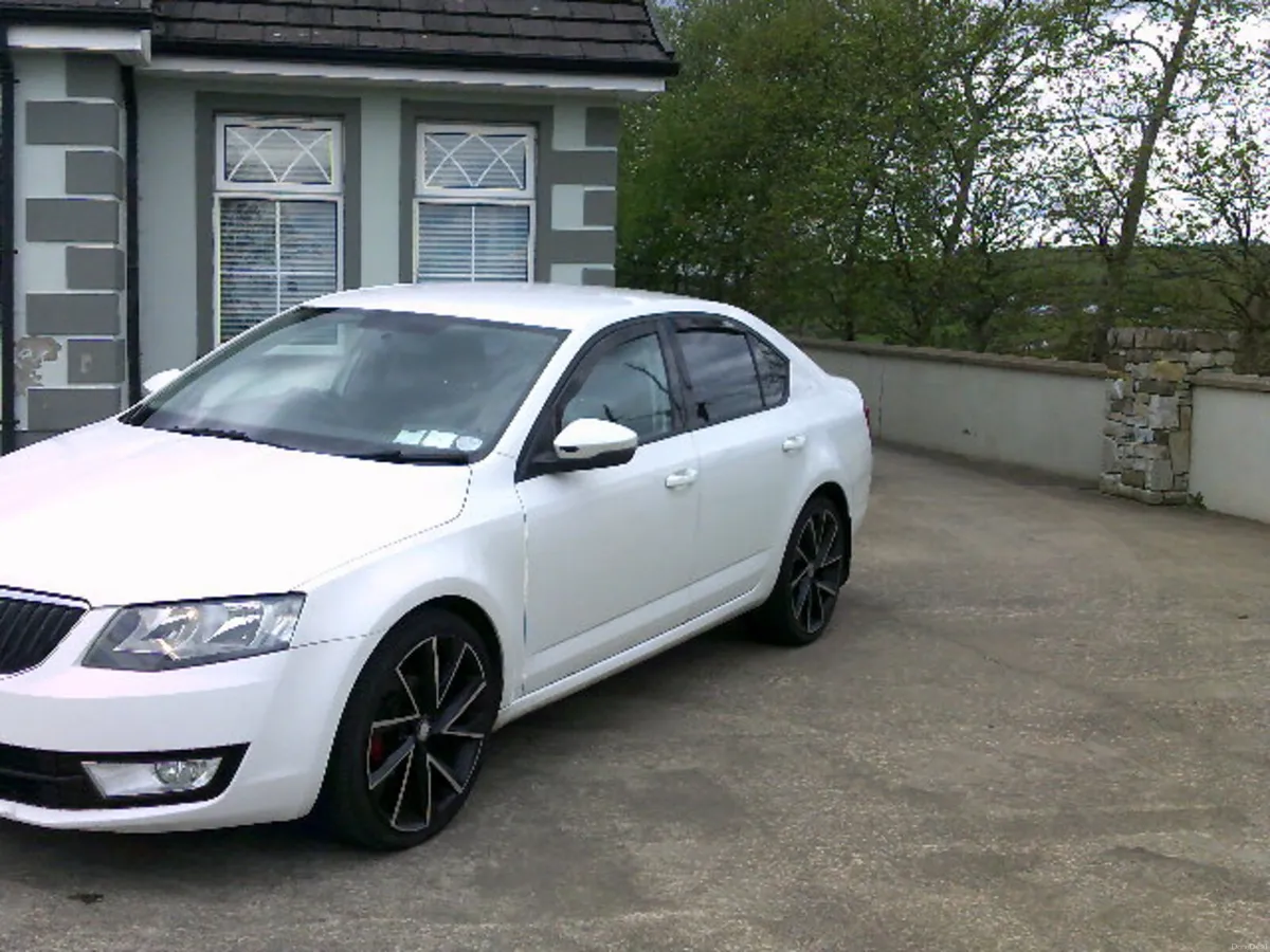 Skoda Octavia 2017--AUTOMATIC - Image 3