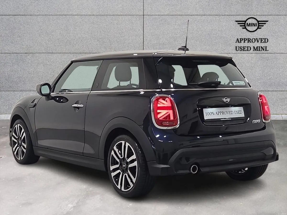 Mini Cooper 3-Door Cooper Exclusive - Image 3