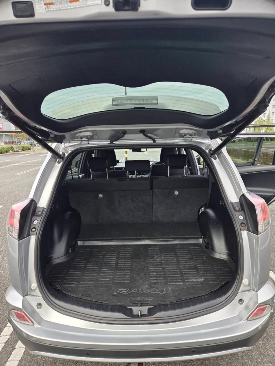 Toyota Rav 4 Hybrid Sol AWD - Image 3