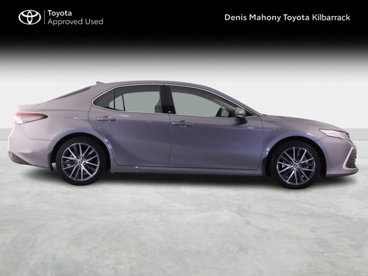 Toyota Camry PLATINUM EDITION 4DR AUTO - Image 3