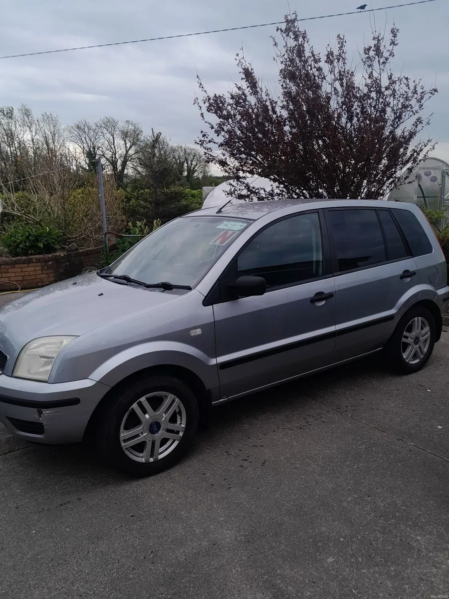 Ford Fusion 2005 - Image 1