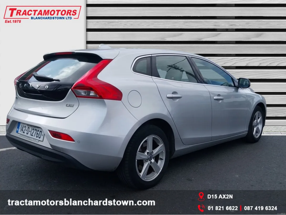 Volvo V40 D2 SE 5DR - Image 3