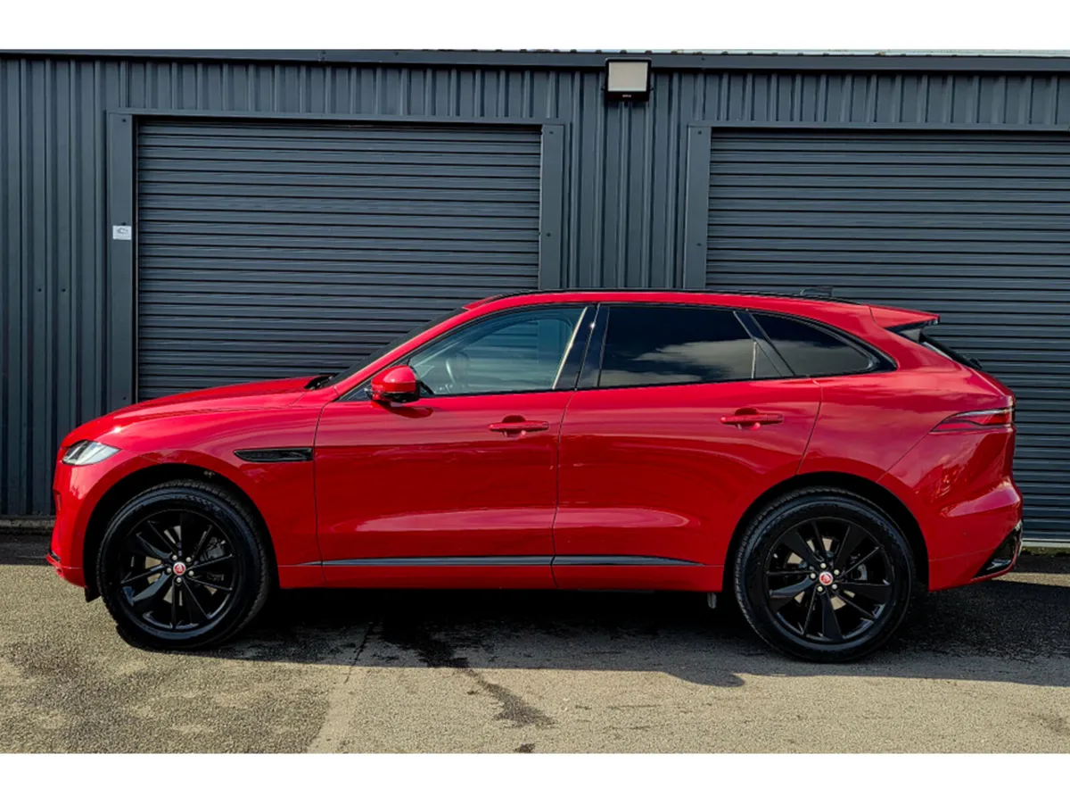 Jaguar F-Pace 3.0 D AWD R DYN SE 300PS M MHEV5D A - Image 4