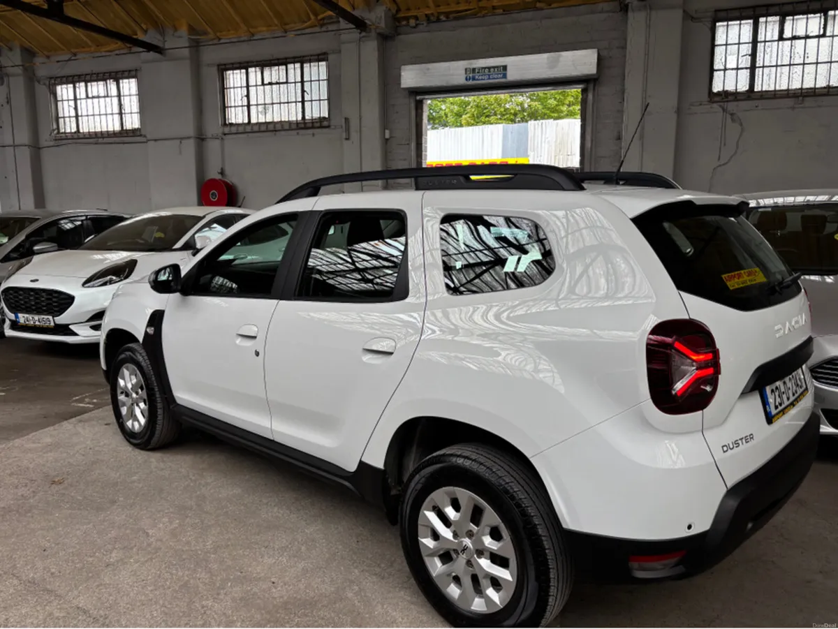 Dacia Duster EXPRESSION BLUE DCI 115 4X2 NB - Image 2