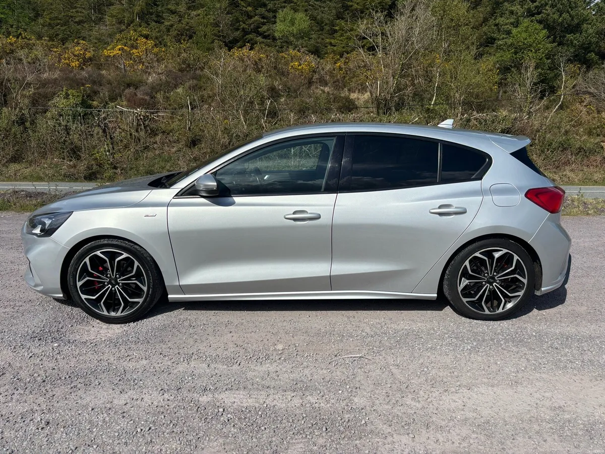 FORD FOCUS 1.5 Diesel 120 ST-LINE TITANIUM X Hatch - Image 3