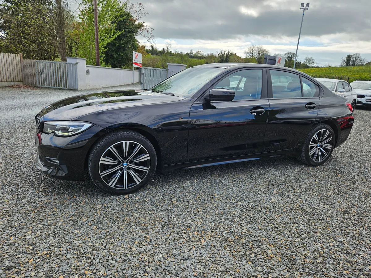 BMW 3-Series 2022 - Image 4
