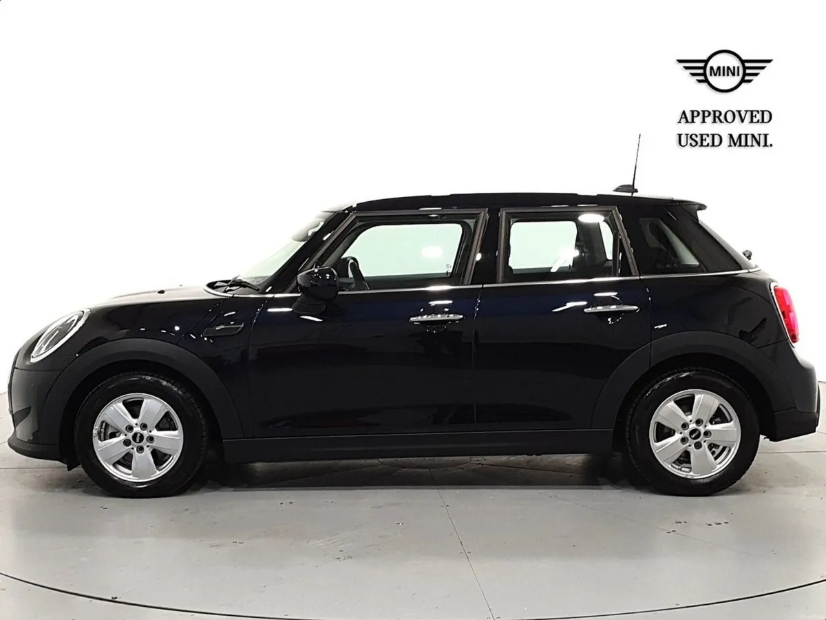 Mini Cooper 5-Door Cooper Classic - Image 4