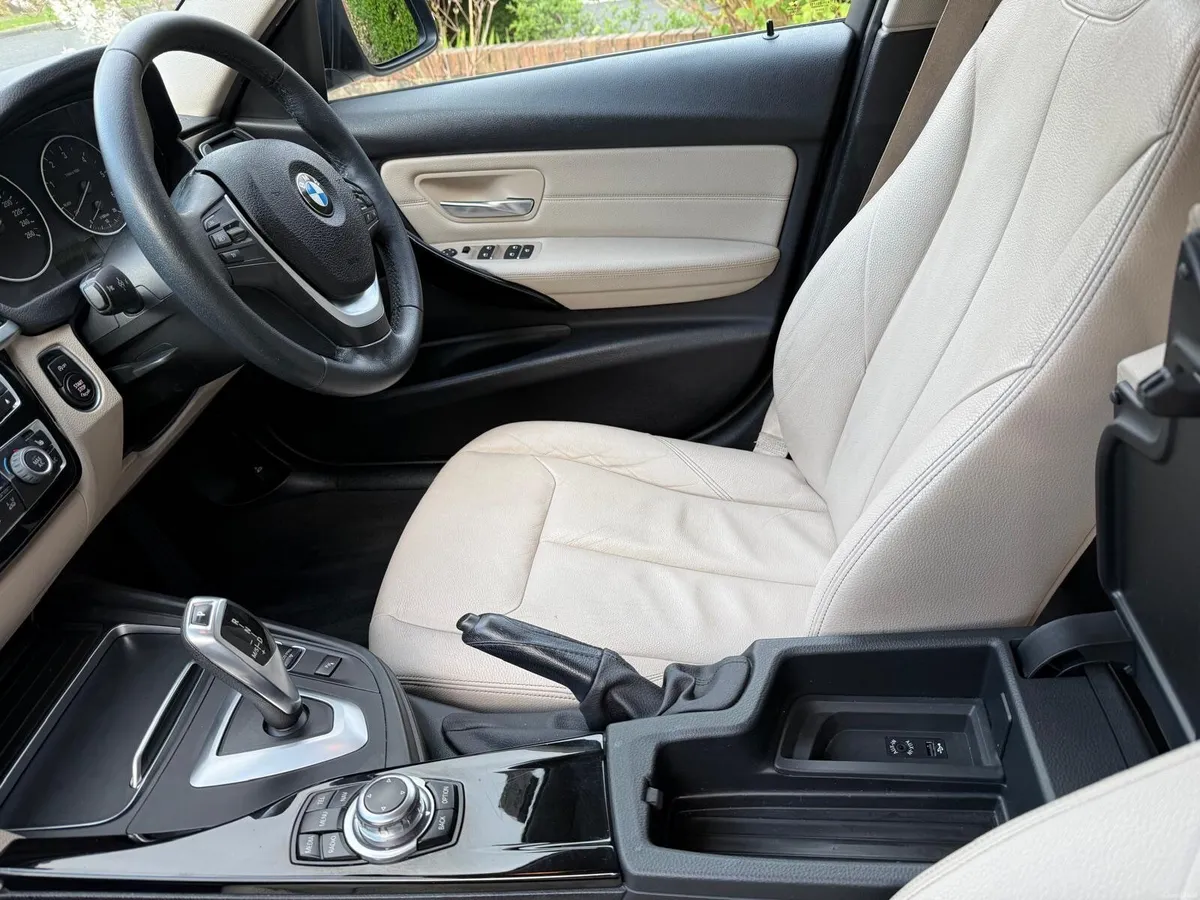 BMW 3-Series 2016 - Image 2