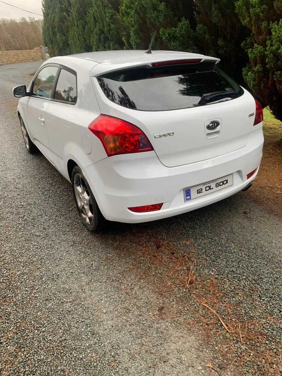 Kia Ceed 2012 - Image 4