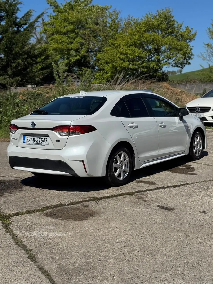 TOYOTA COROLLA 1.8L Hybrid 2022 - Image 3
