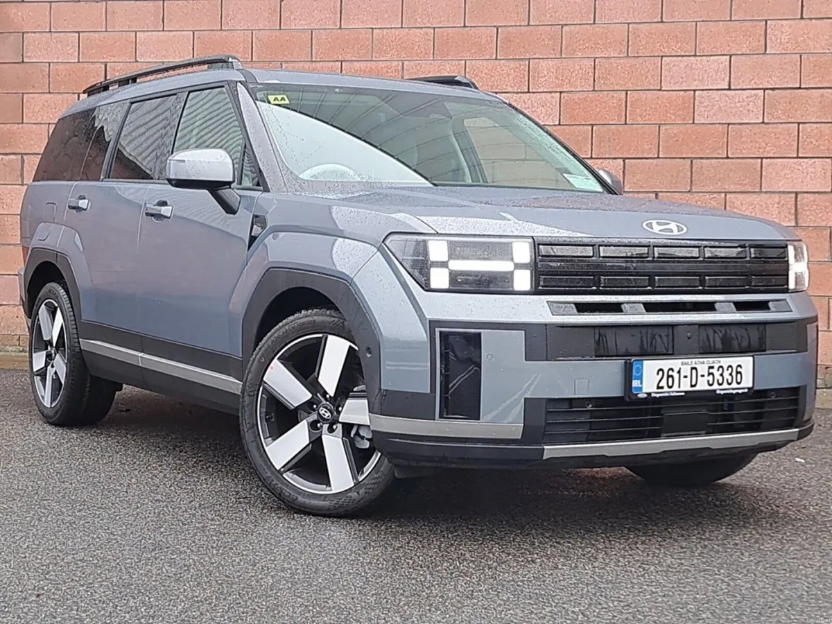 Hyundai Santa Fe 4 Wheel Drive Premium Model - Image 1