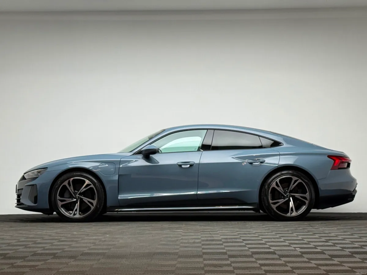 Audi e-tron GT GT 522HP QUATTRO *PAN ROOF* - Image 4