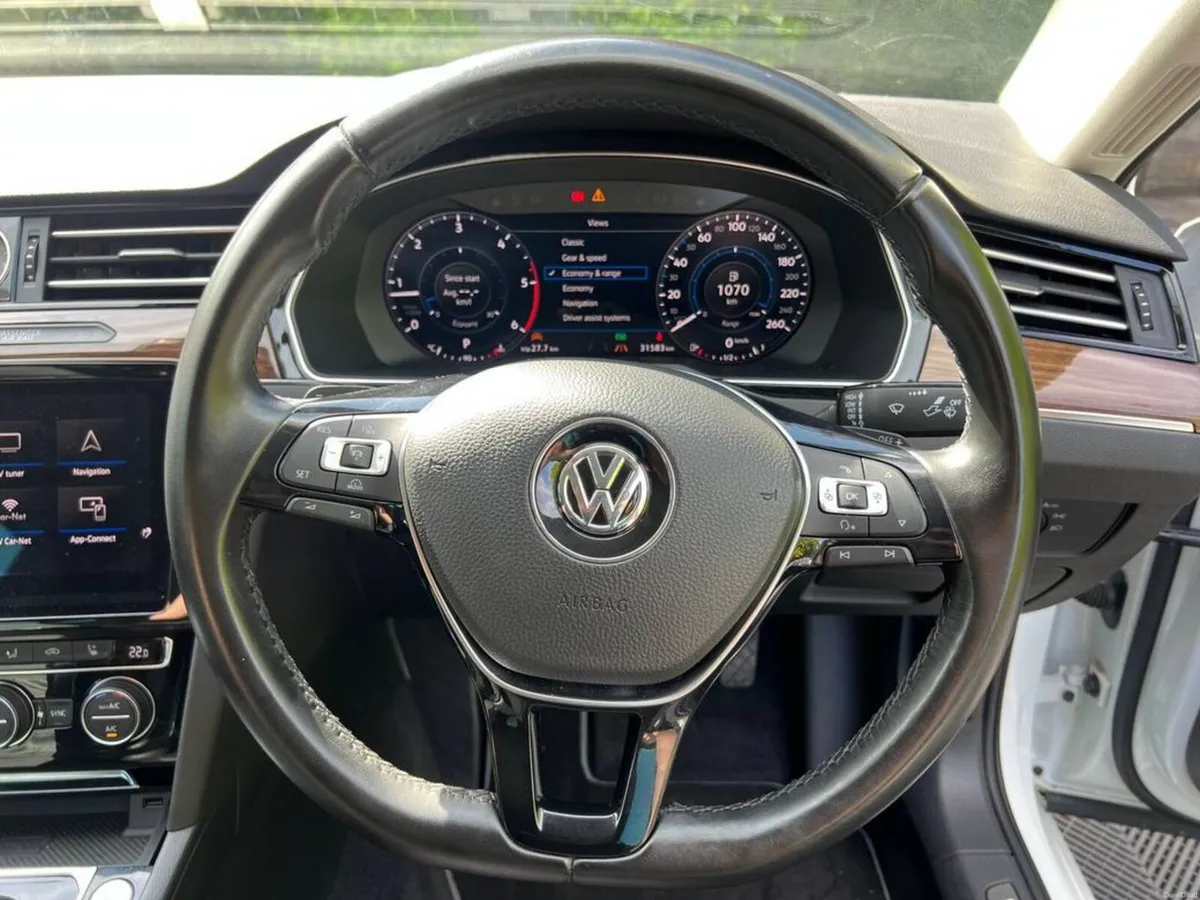 Volkswagen Passat HIGHLINE 2.0 TDI AUTO // VERY LO - Image 4