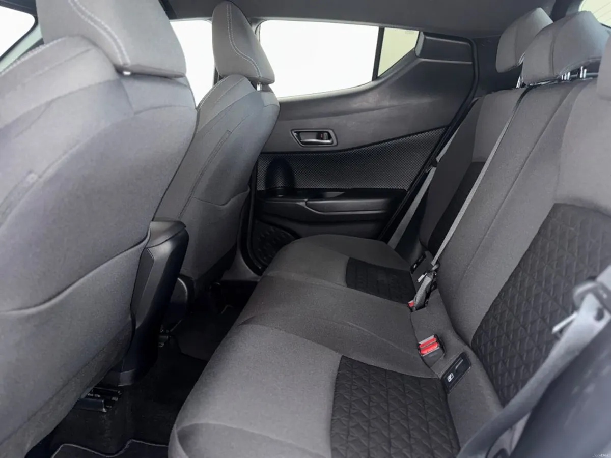 Toyota C-HR 1.8 Hybrid Sport 4DR Auto - Image 4