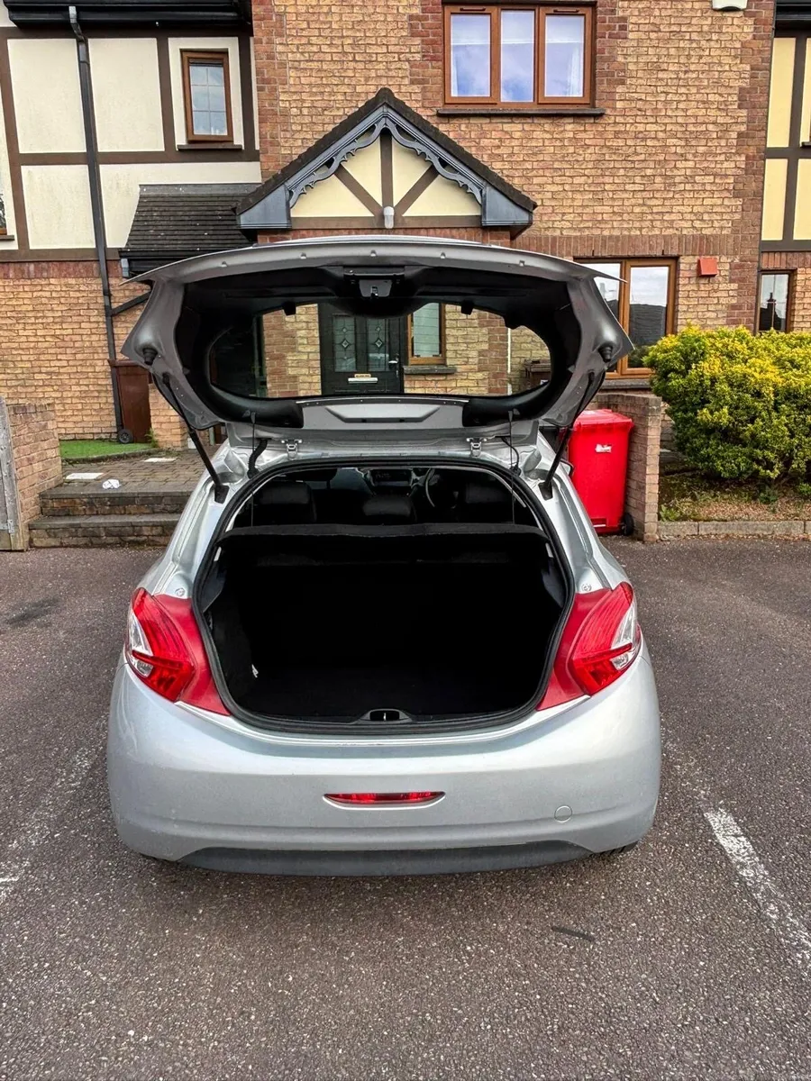 PEUGOT 208 - LOW MILEAGE (NCT MAY, 2027) - Image 3