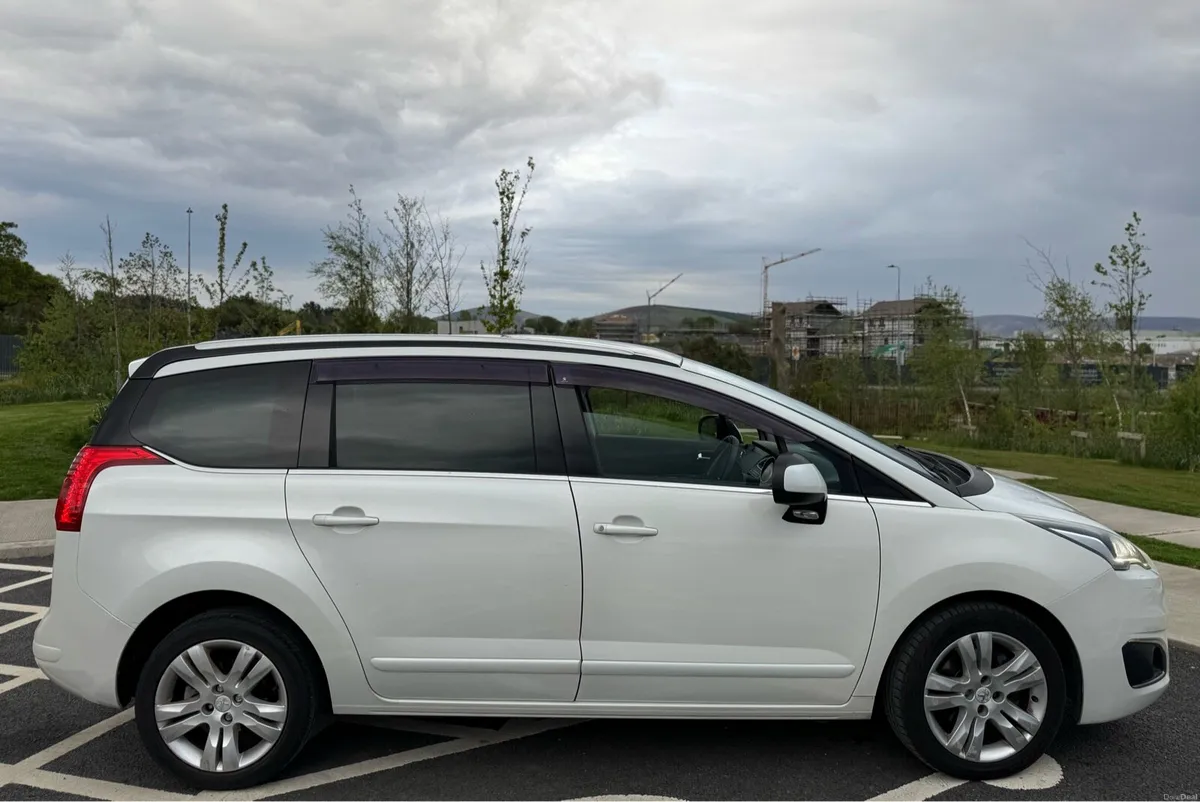 Peugeot 5008 ( Automatic ) - Image 4
