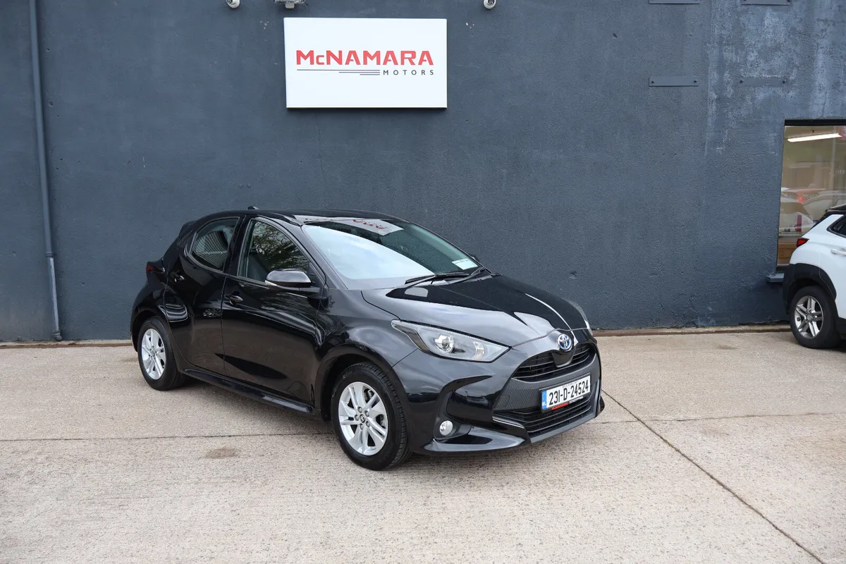 Toyota Yaris Luna Auto Hybrid 12 months Warranty! - Image 1