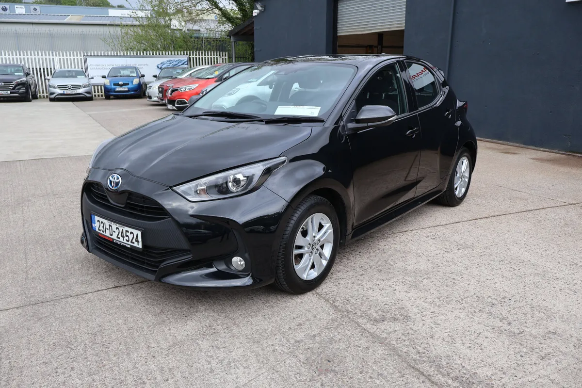 Toyota Yaris Luna Auto Hybrid 12 months Warranty! - Image 5