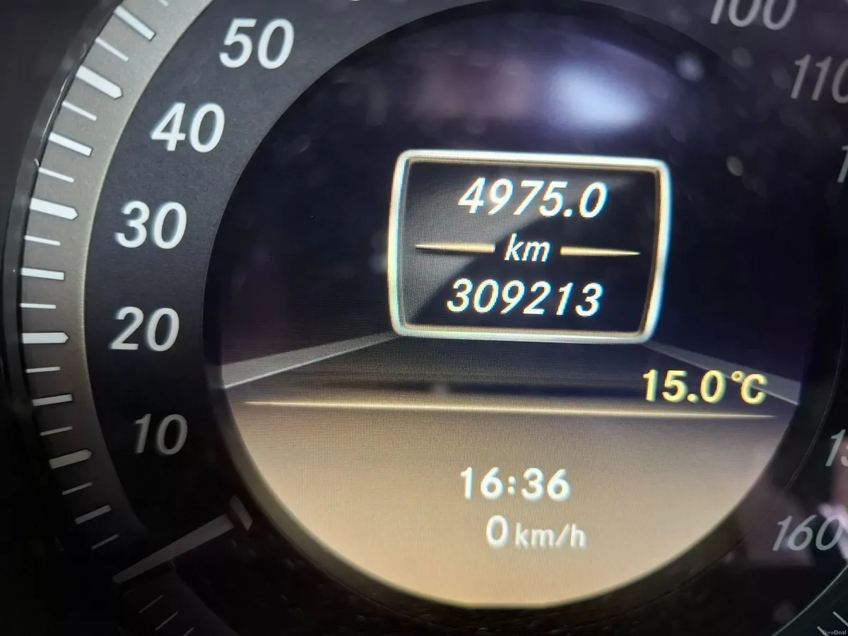 Mercedes-Benz C-Class 2012 - Image 4