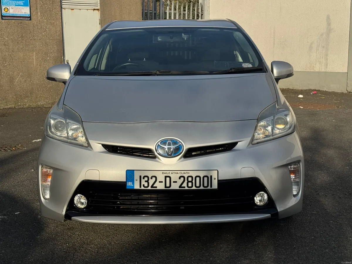Toyota Prius 2013 Hybrid automatic - Image 3