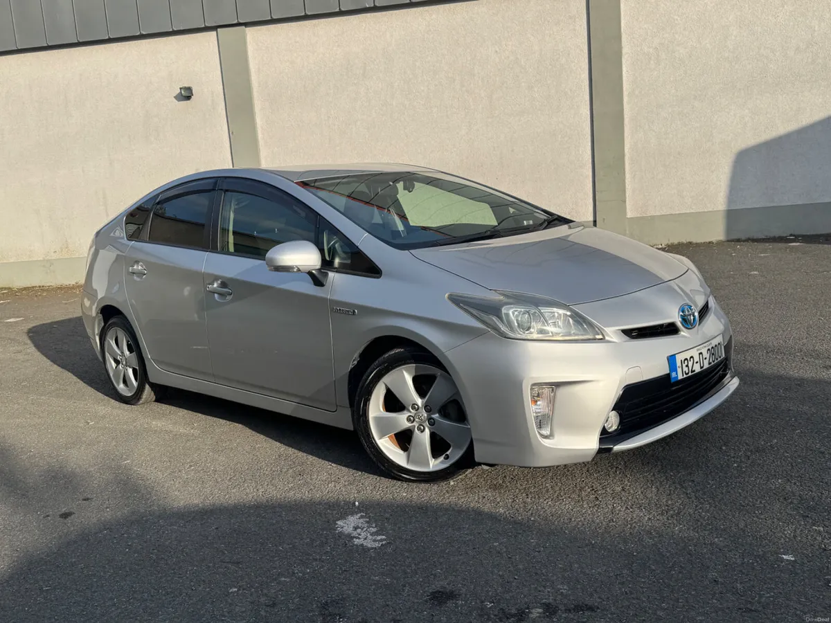 Toyota Prius 2013 Hybrid automatic - Image 2