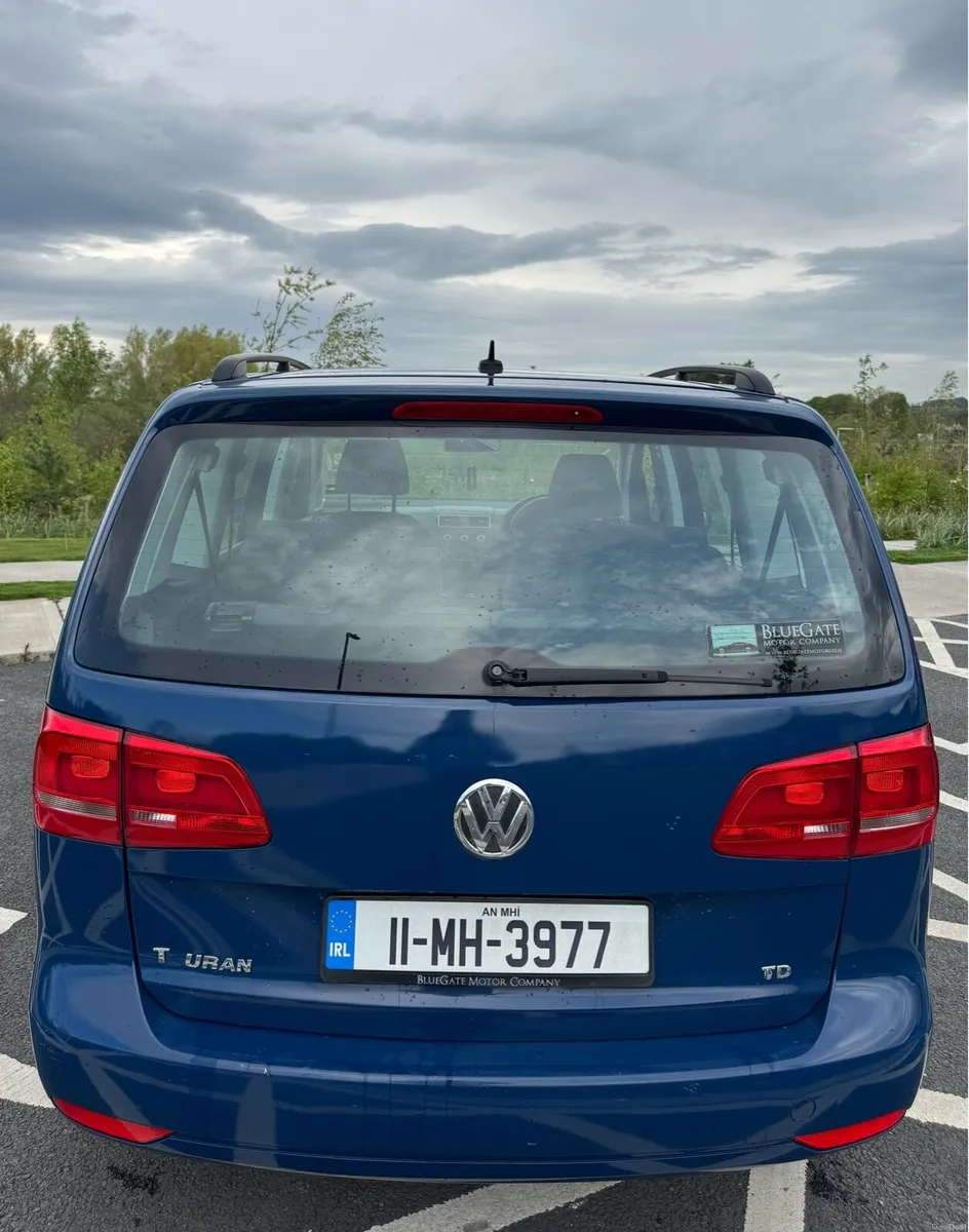 VW TOURAN  (  7 seater ) - Image 6
