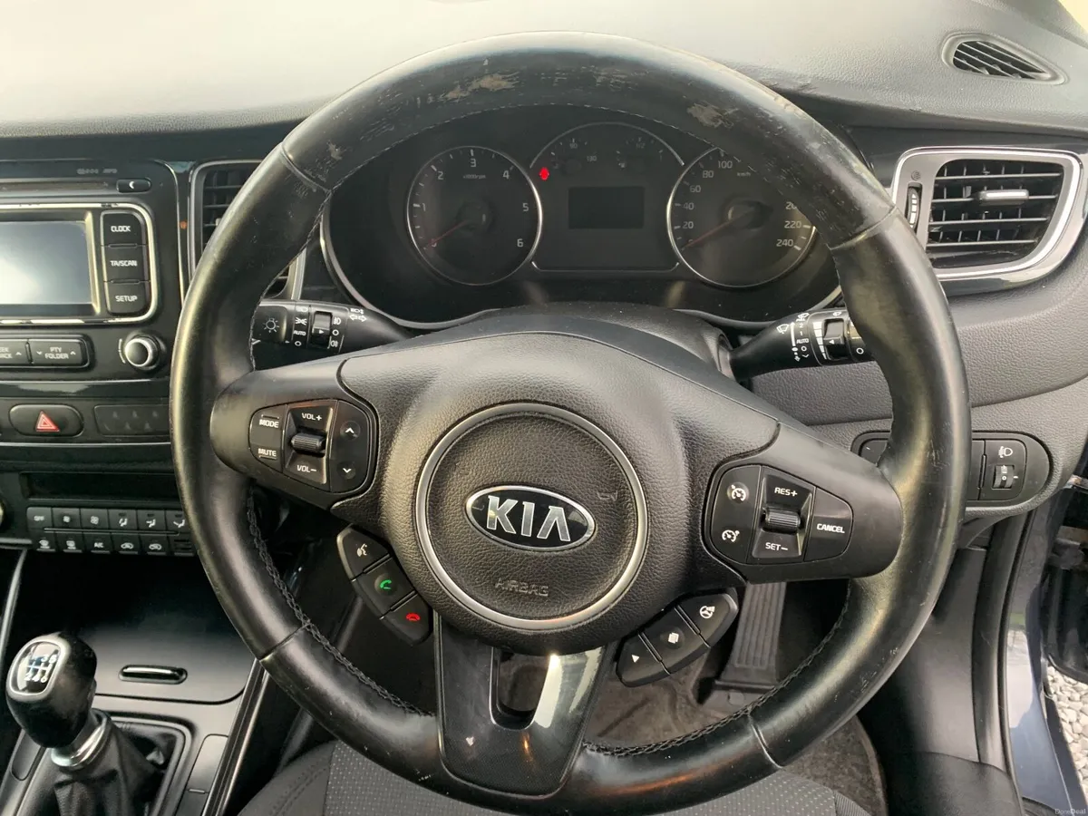 Kia Carens 2016 - Image 2