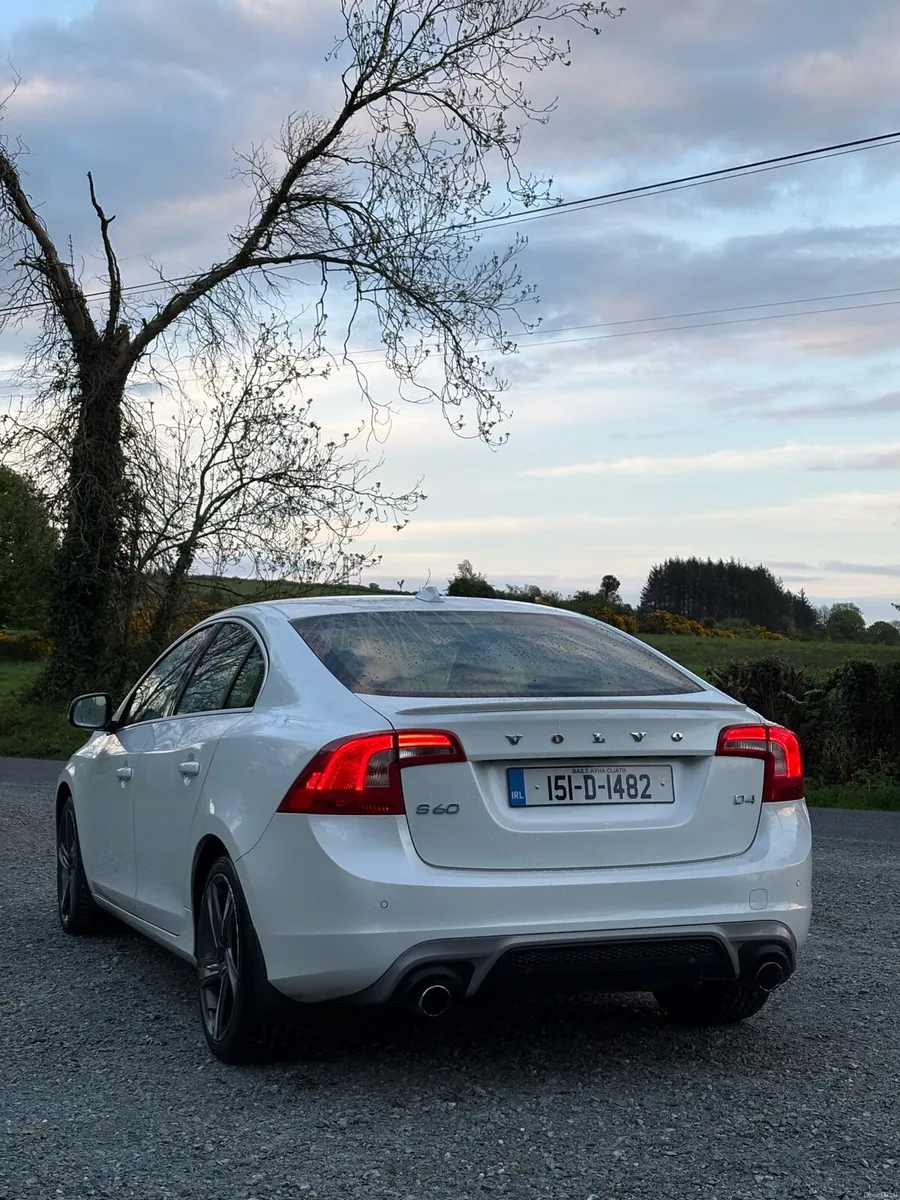 Volvo S60 R-Design D4 GT pearl white automatic - Image 3