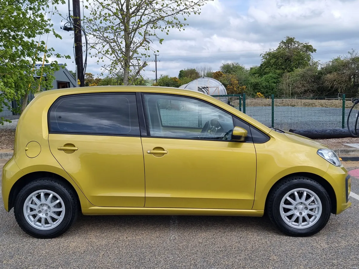 Volkswagen up! 2017 Automatic 1.0L PETROL ⛽️ - Image 4