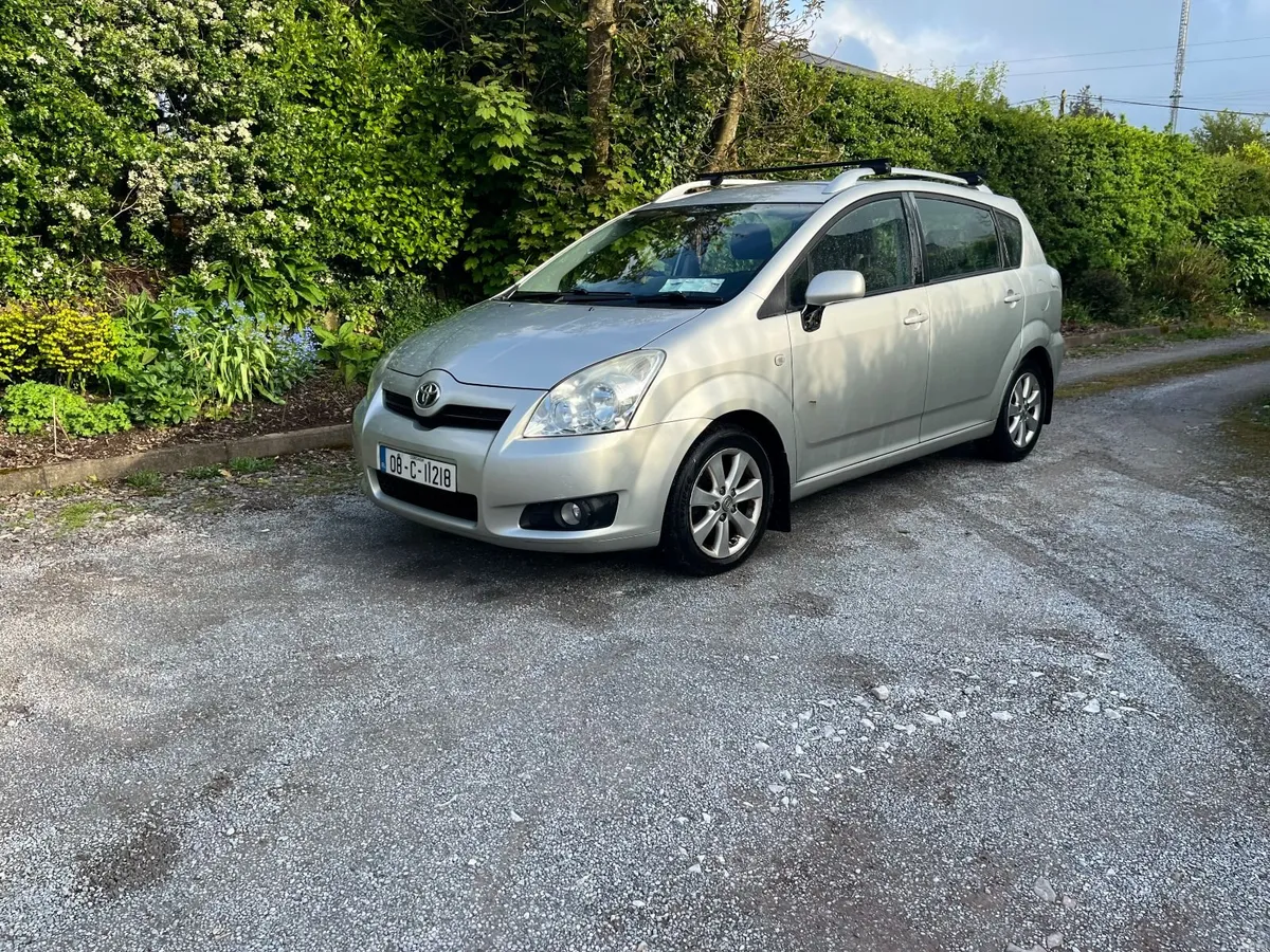 2008 Toyota Corolla  Verso - Image 2