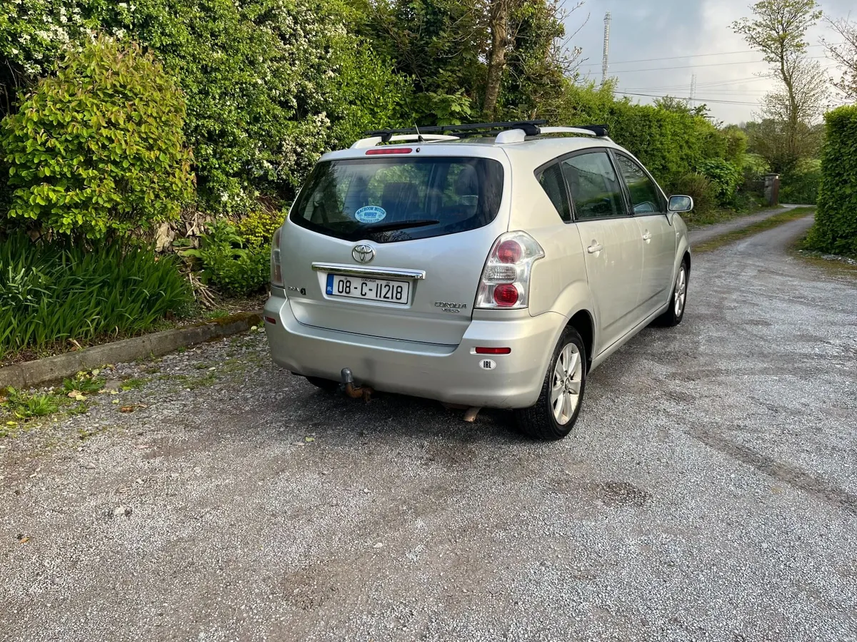 2008 Toyota Corolla  Verso - Image 3