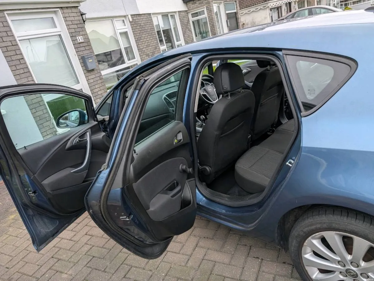 Opel Astra 2014 - Image 4