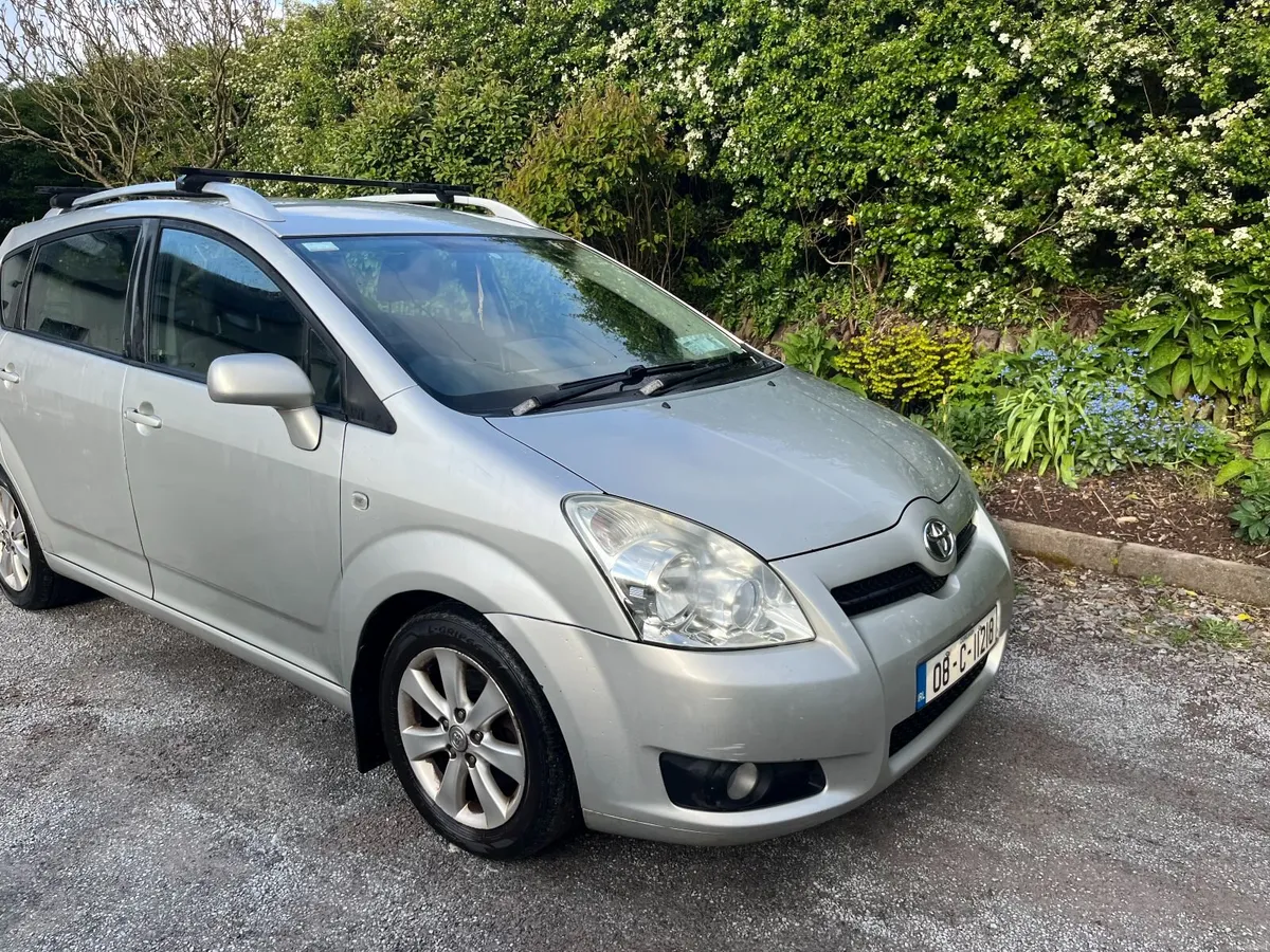 2008 Toyota Corolla  Verso - Image 1