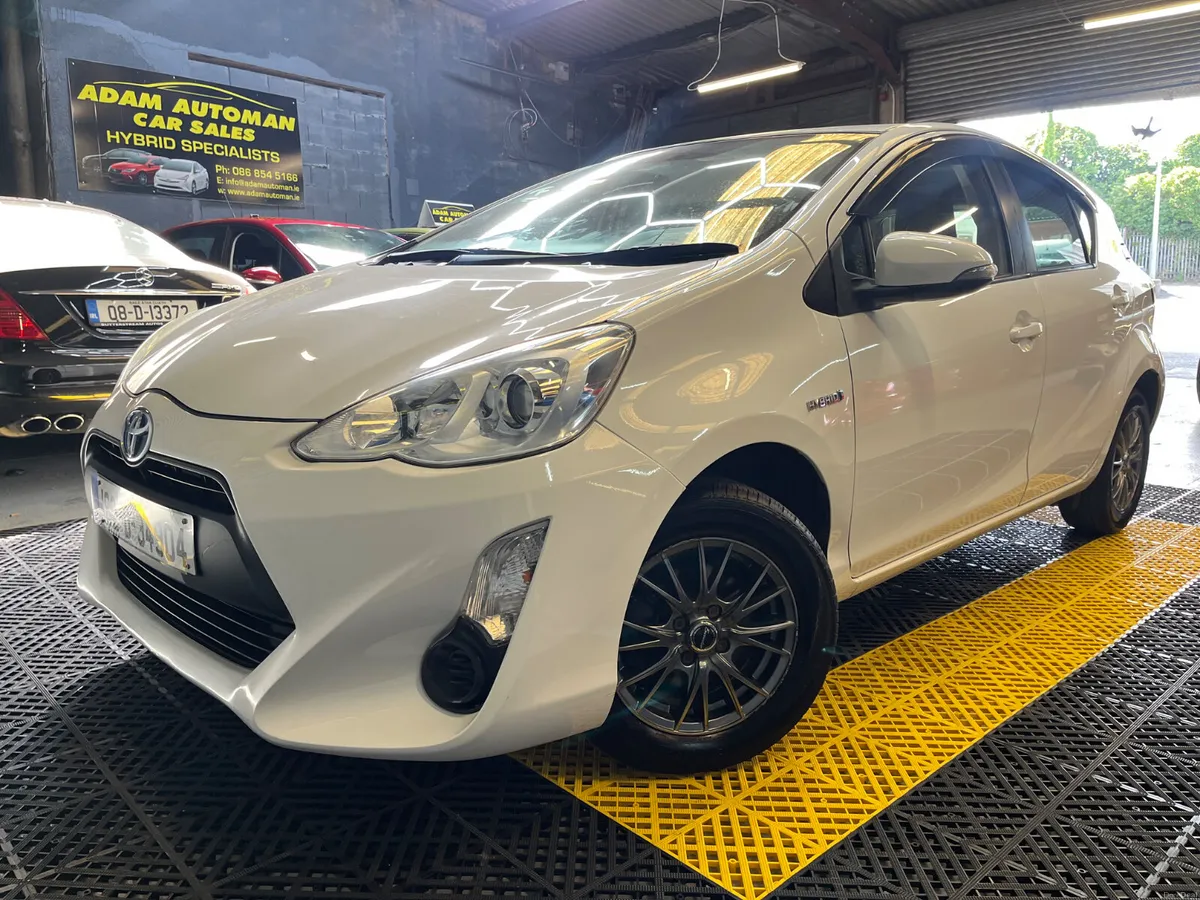 Toyota Aqua 2016 auto - Image 2