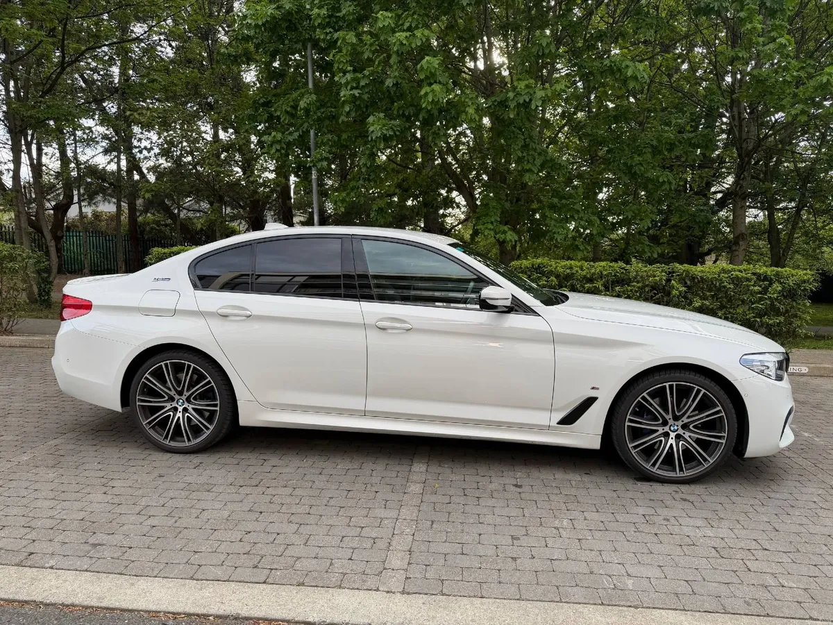 BMW 5-Series 2018 - Image 2