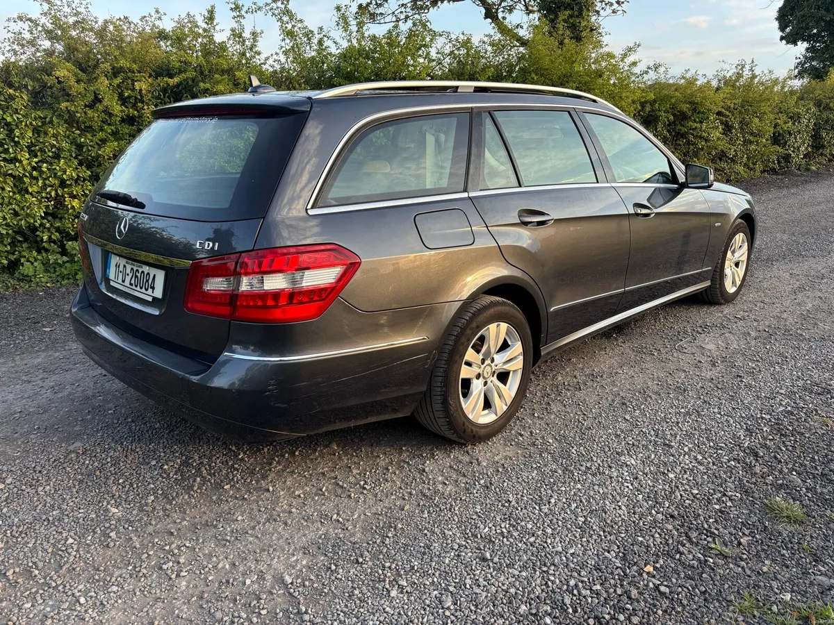 2011 MERCEDES BENZ E 220 CDI ELEGANCE - Image 3