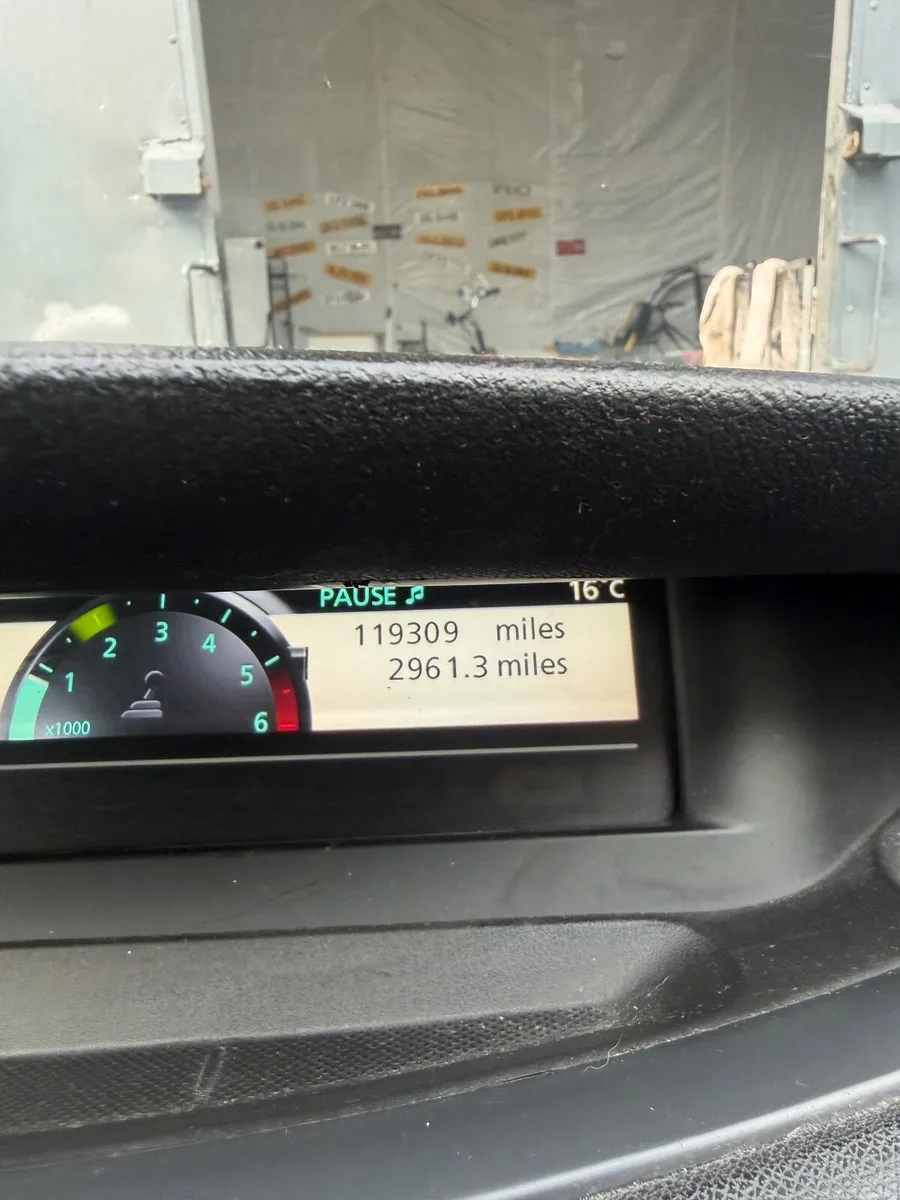 Renault Grand Scenic 2011/Manual 1.5 Diesel - Image 2