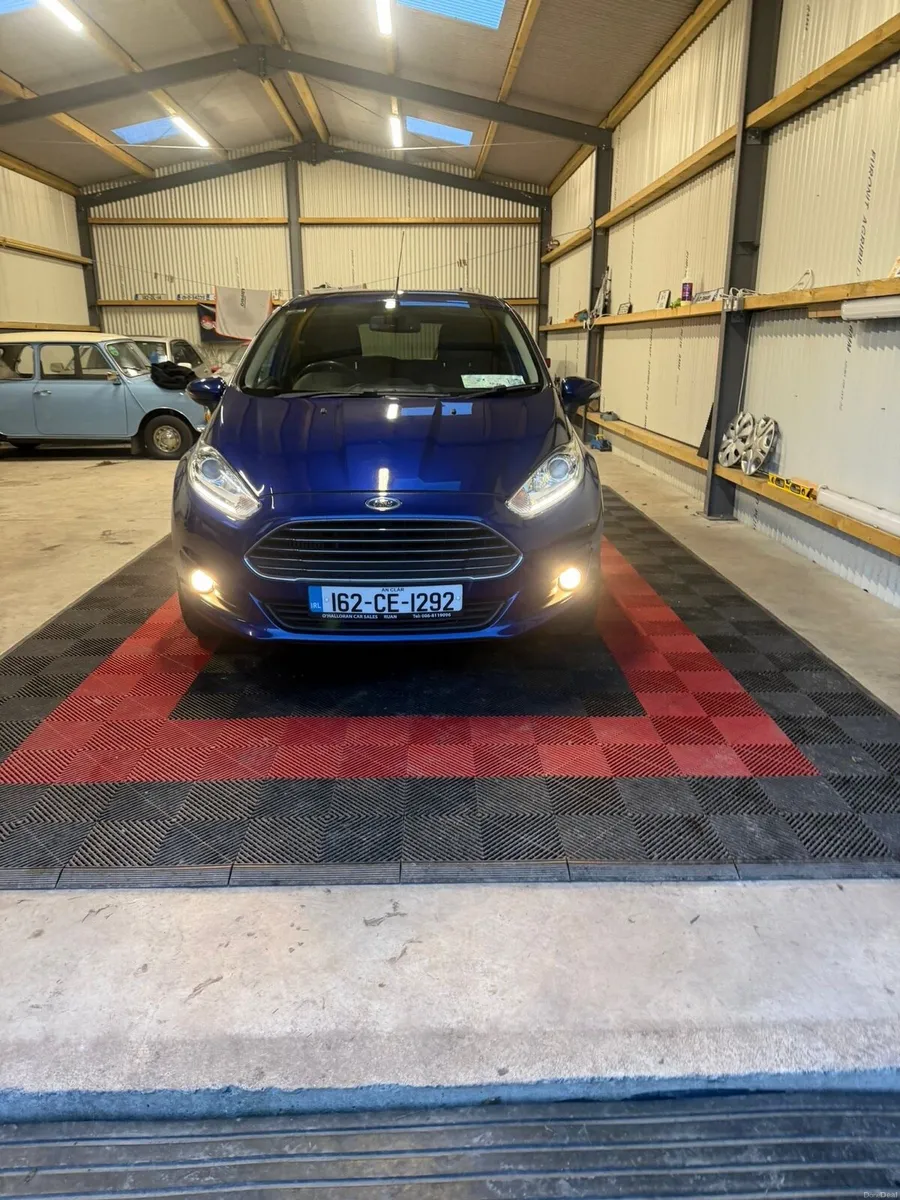 2016 ford fiesta - Image 4